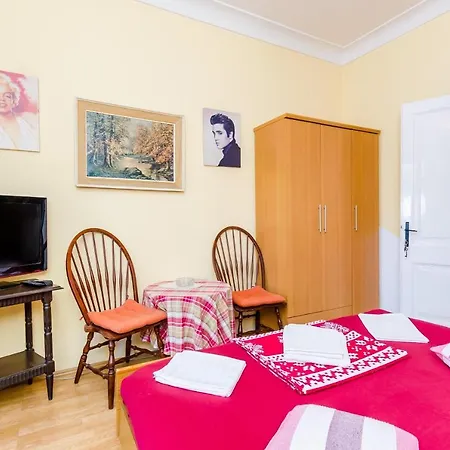 Ivana - Double With Shared Bathroom No.1 Ντουμπρόβνικ